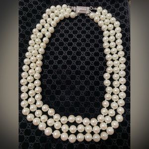 Vintage Carolee Pearl necklace